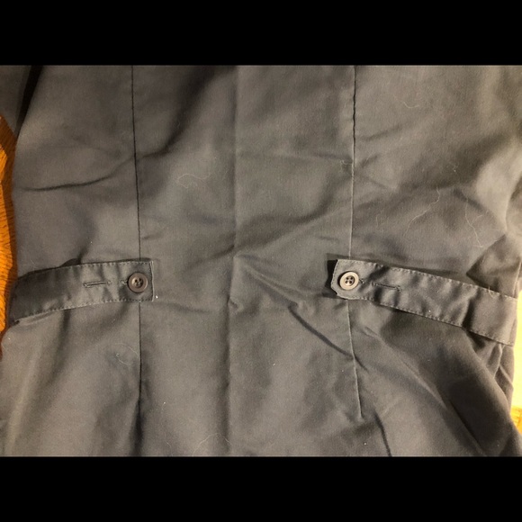 Gorgeous gray Greys Anatomy scrub top! - Picture 2 of 2